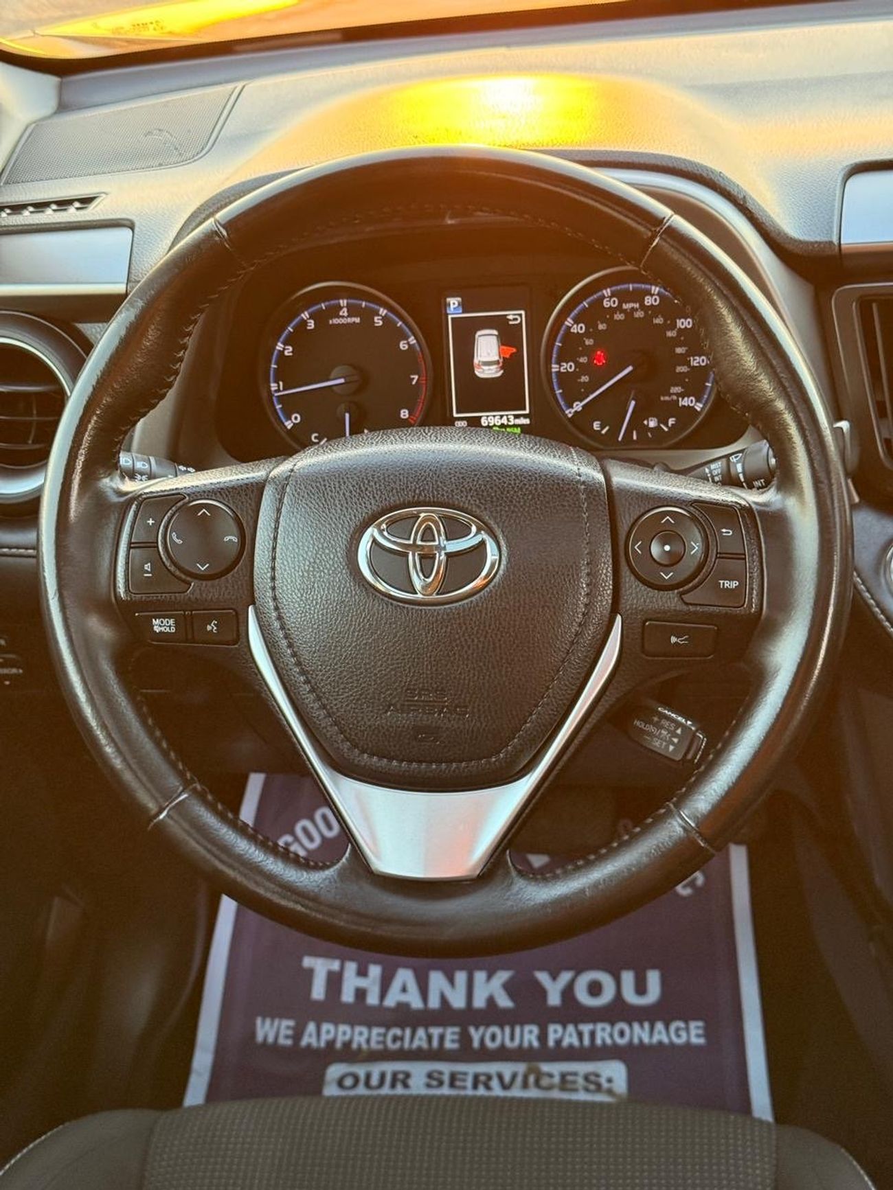 تويوتا راف ٤ XLE 2.5L Full option Sunroof 2018