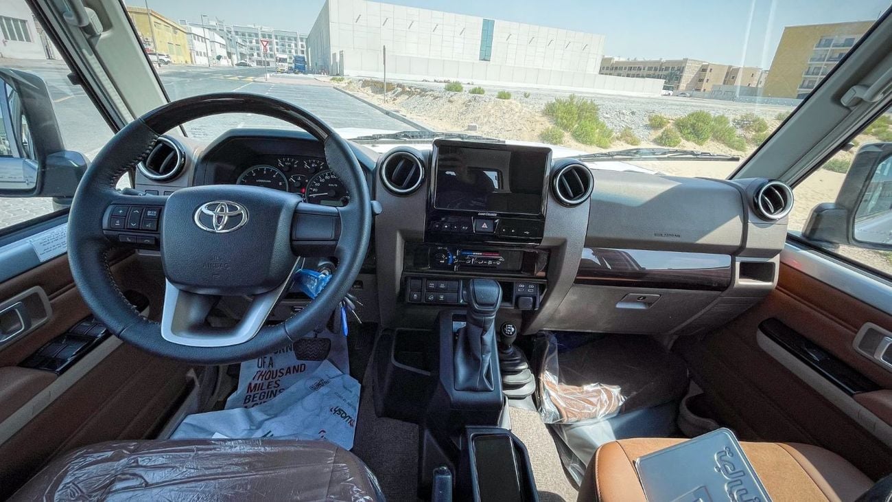 Toyota Land Cruiser 70 76 2.8L Turbo-Diesel AT 2025YM