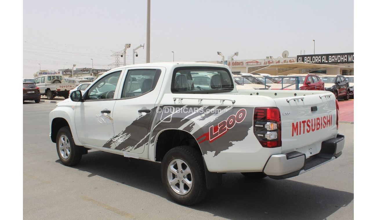 Mitsubishi L200 4x4 2.4 L petrol