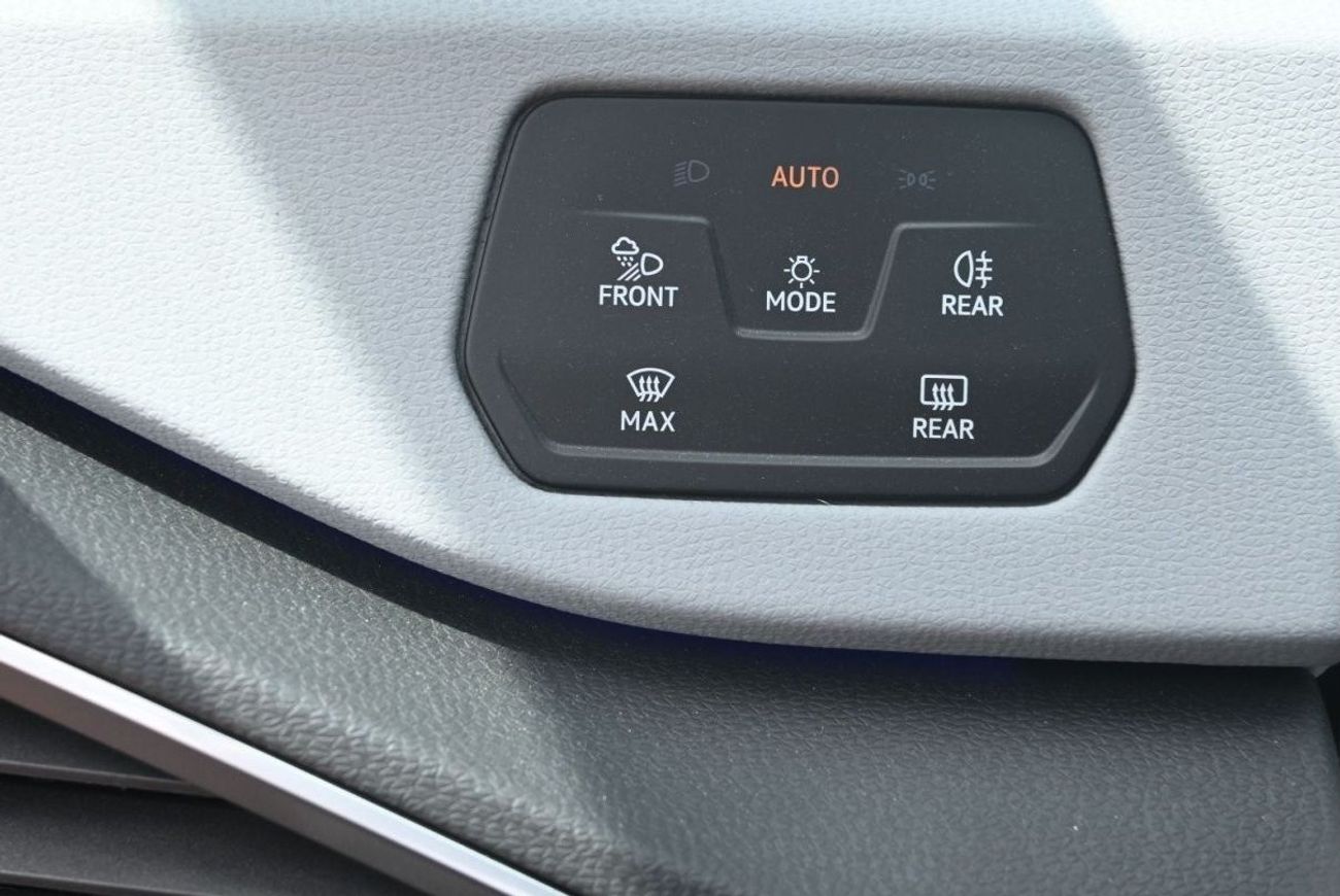 Volkswagen ID.3 Volkswagen ID 3 PRO, FWD, 5 Doors Electric Engine, 20 inch Alloy wheels, Close Panoramic Roof, Heads