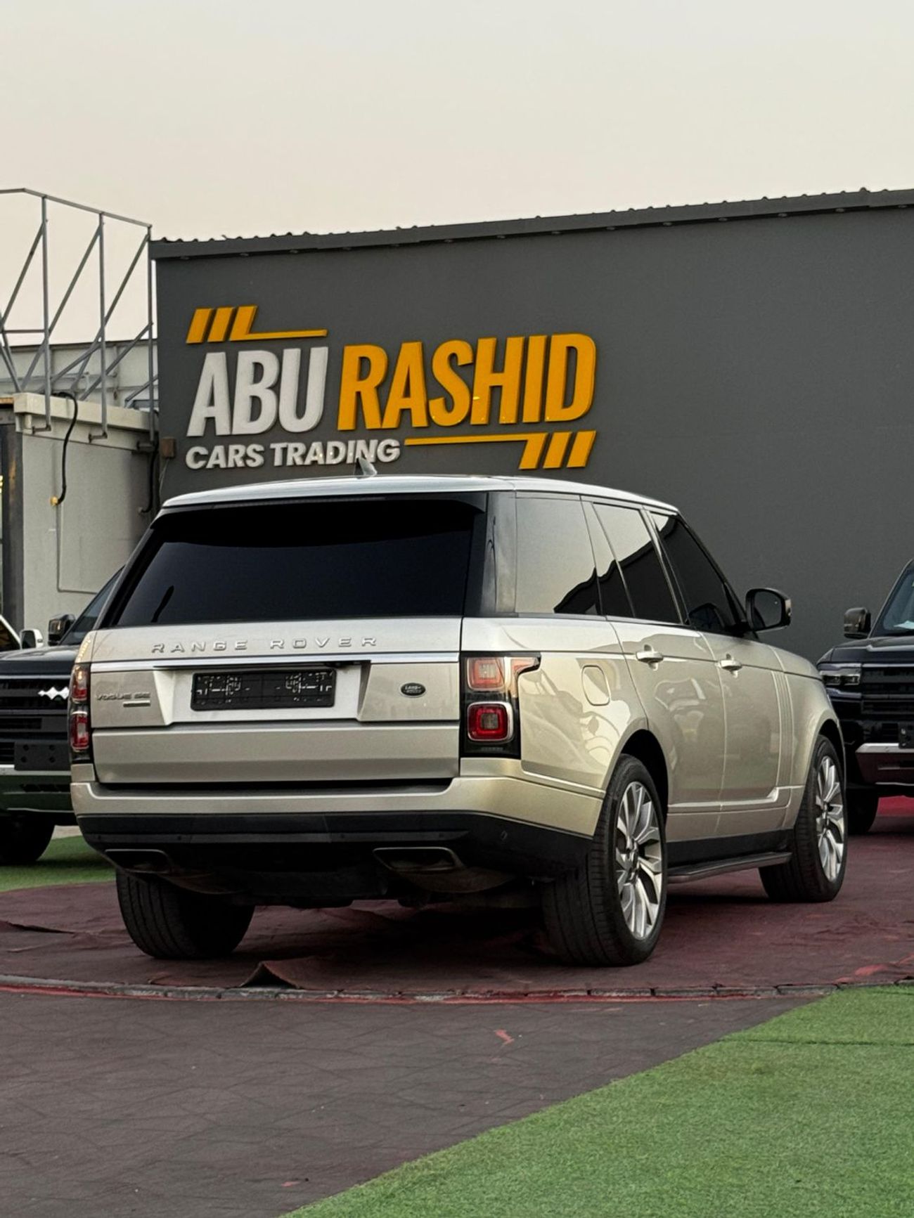 لاند روفر رينج روفر HSE 3.0L (380 HP)