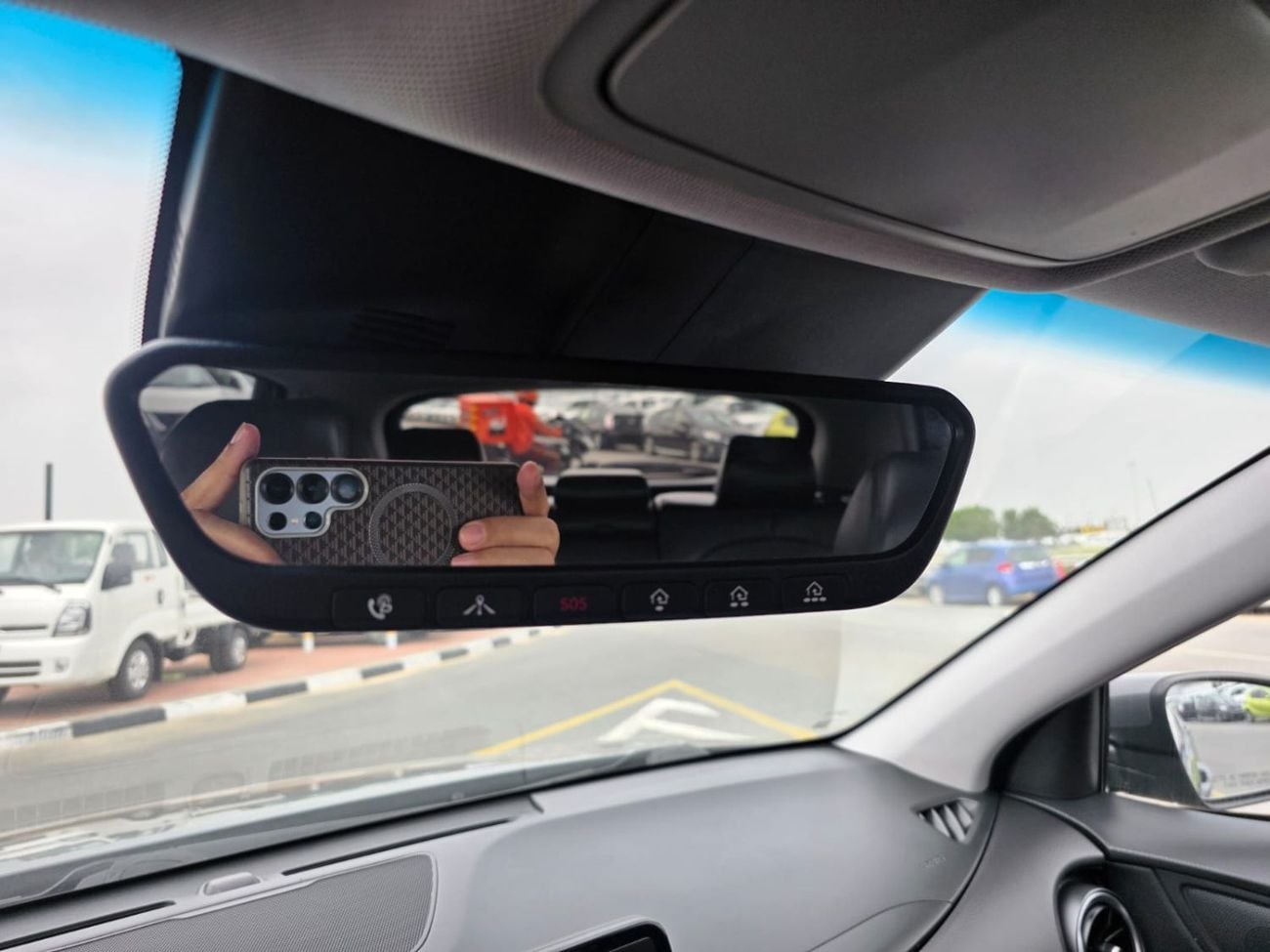 Hyundai Kona 1.6 Limited Turbo Sunroof, Push button, original leather seats and Parking sensors