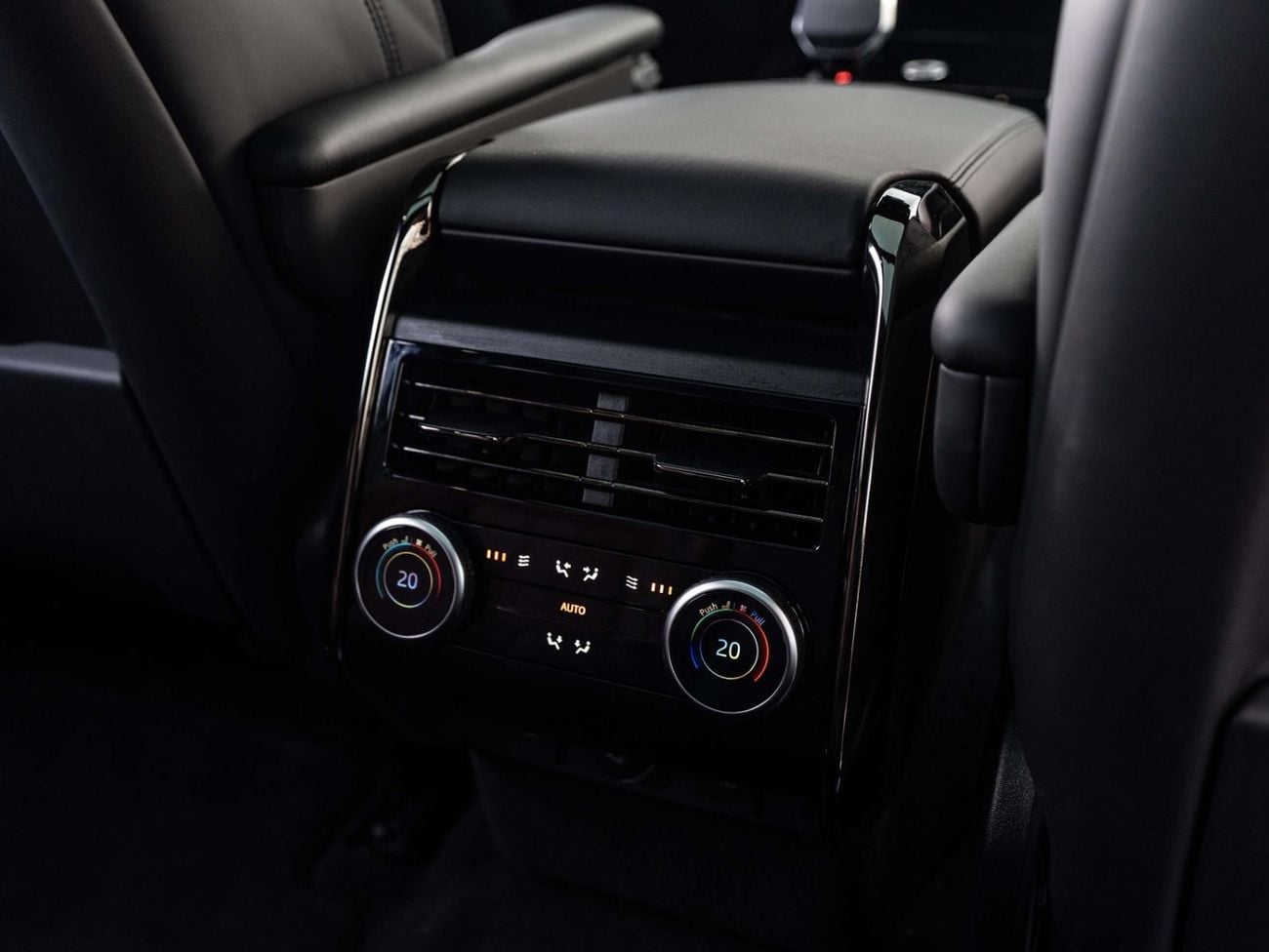 لاند روفر رينج روفر سبورت DYNAMIC SE P400 Land Rover Range Rover Sport 2024