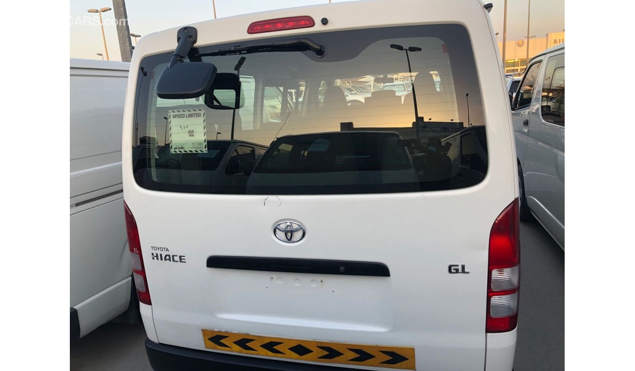 تويوتا هاياس Toyota Hiace Passenger van 15 str,model:2016. Free of accident