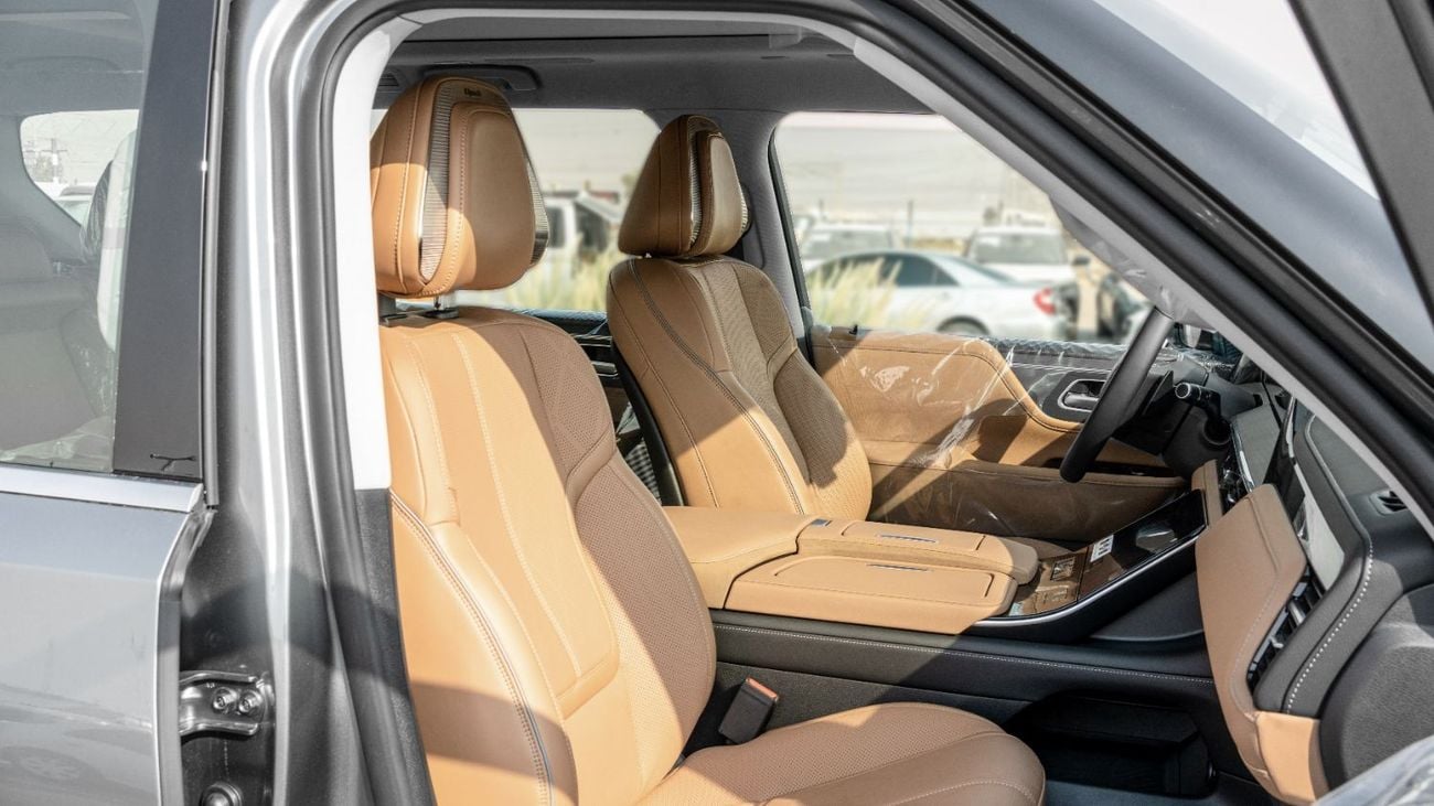 Infiniti QX80 SENSORY BENCH CHAIRS 2026 Infiniti QX80 Sensory 3.5L AT Petrol (Gray-Tan)
