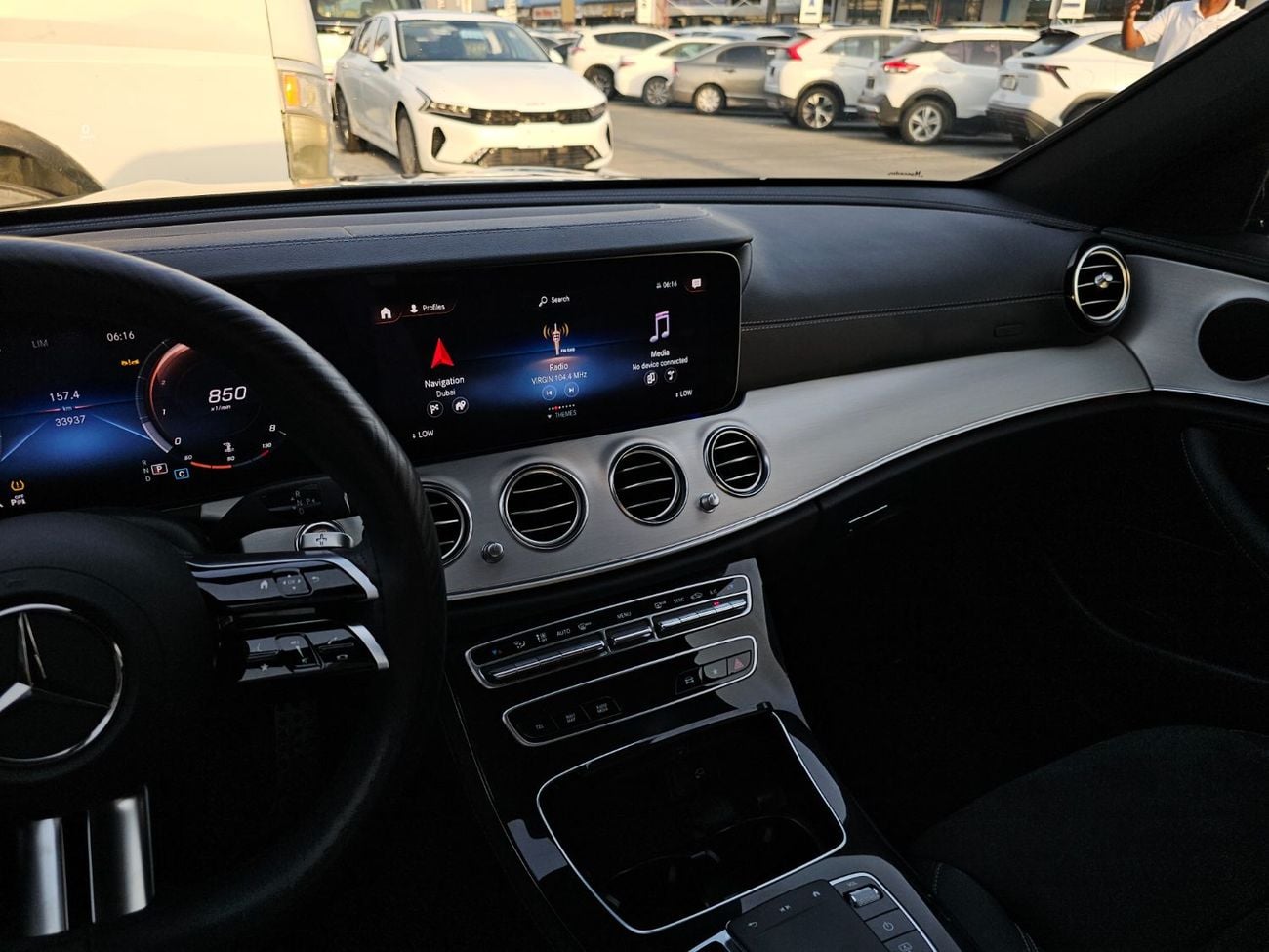 Mercedes Benz E200 PREMIUM Mercedes E200 Black 2.0L Turbo 2023 Model GCC