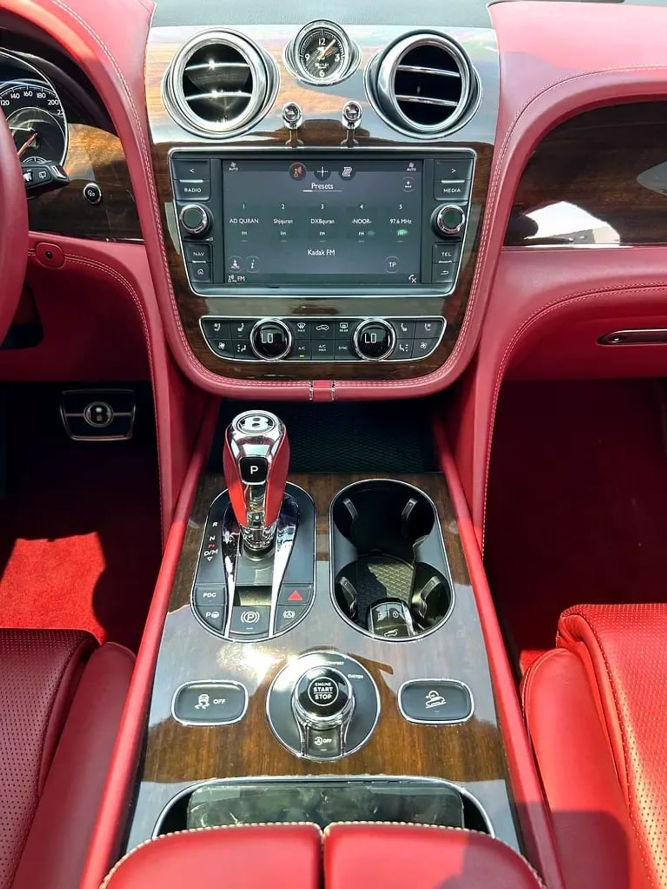 Bentley Bentayga LP-640 ROADSTER Bentayga 4.0T AED 4,640 P.M | 0% DOWN PAYMENT | BENTLEY BENTAYGA V8 | 4.0L V8 | 2020