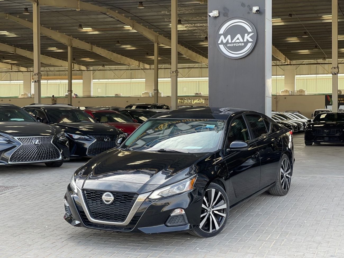 Nissan Altima 2.5L SR SR /2.5L V4 / SUNROOF/ LOW MILEAGE / RADAR / LINE KEEP ASSIST / BIG SCREEN
