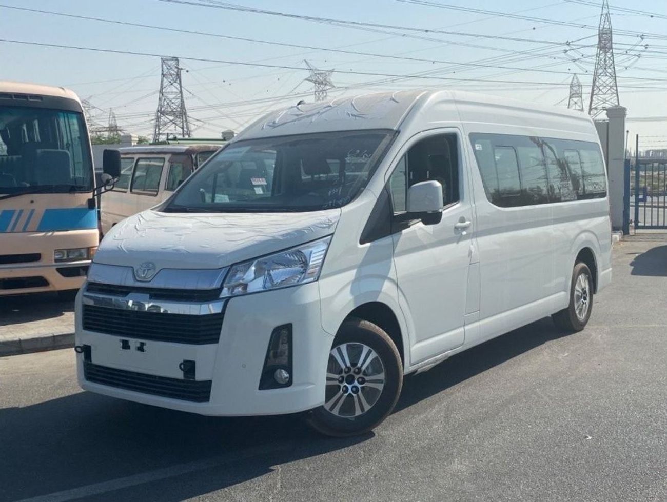 تويوتا هاياس 2.8 L HIGH ROOF WITH AC FULL OPTION BRAND NEW