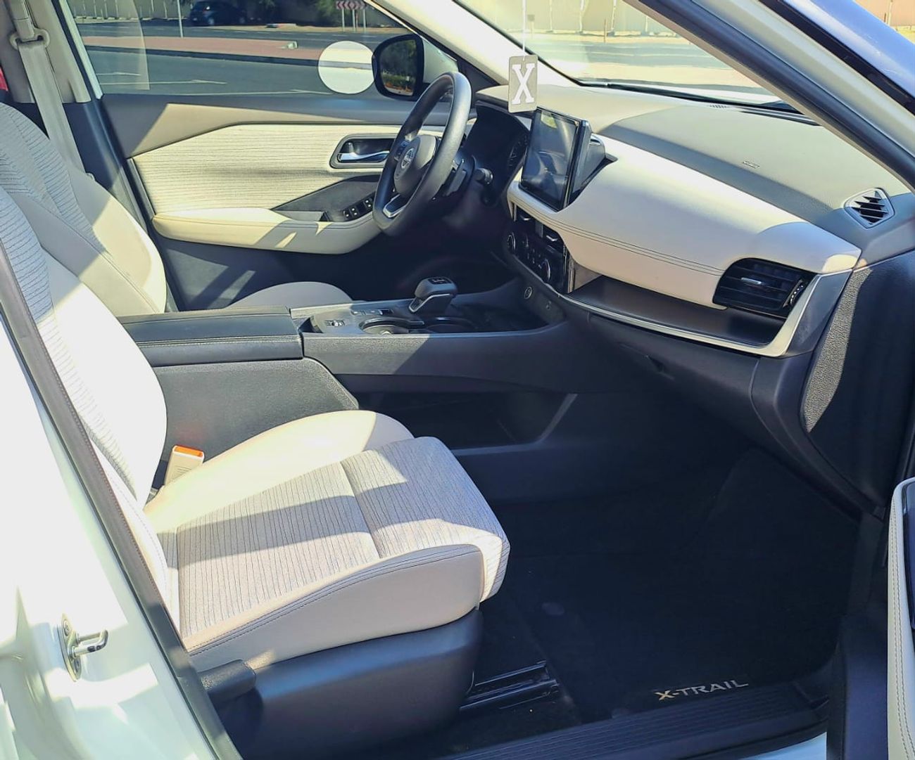 Nissan XTrail S 2WD (5-Seater) 2023 2.5L GCC (1240/-MONTHLY)