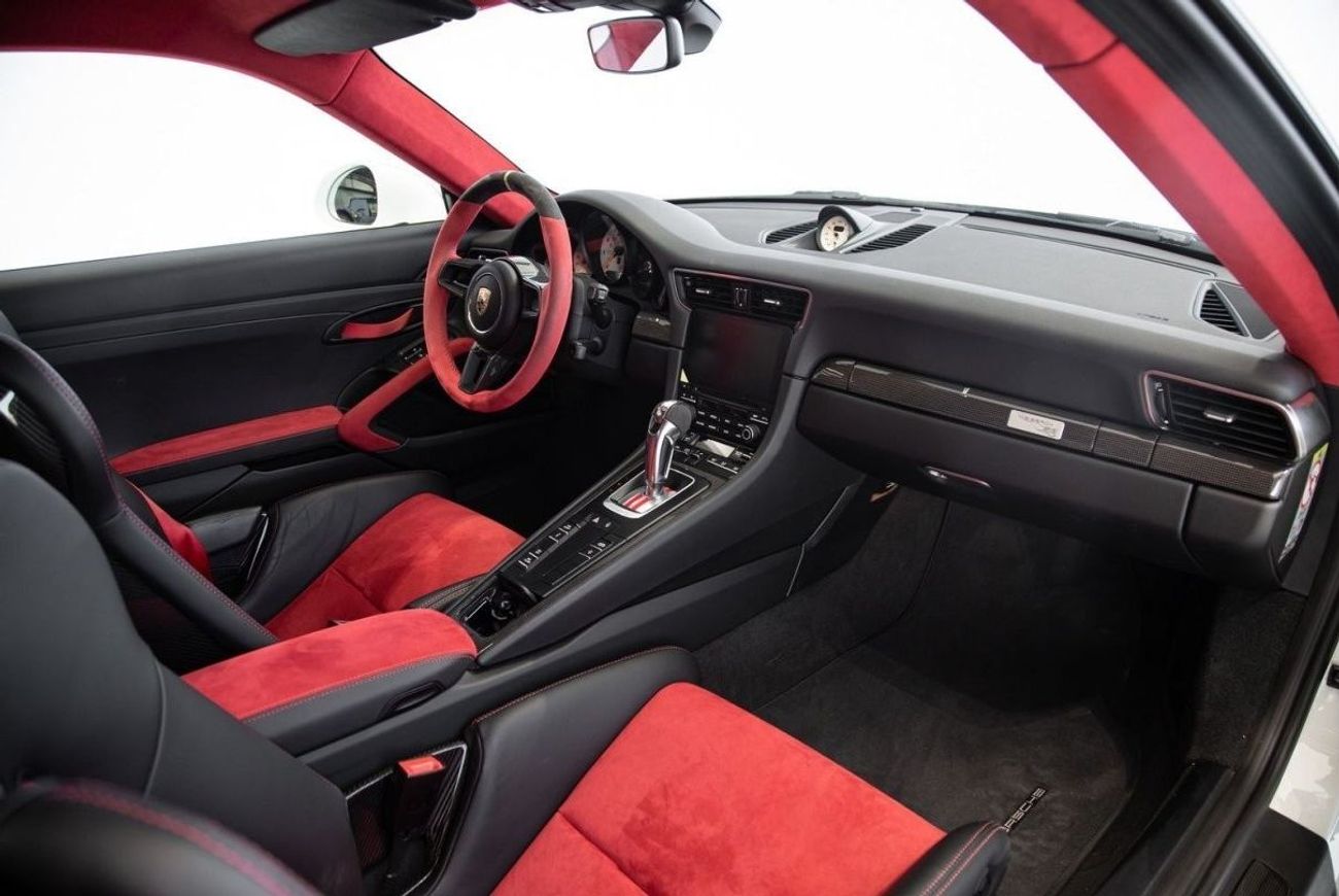 Porsche 911 GT2RS WEISSACH