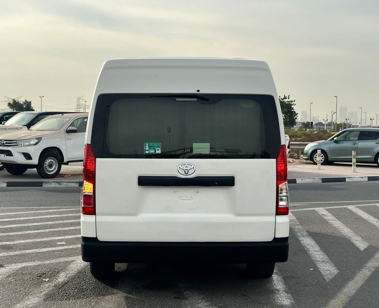 تويوتا هاياس GL 2023 Toyota Hiace 3.5L V6 - GCC - Passenger Full Automatic - Patrol - 13 Seater - No Accident - 8