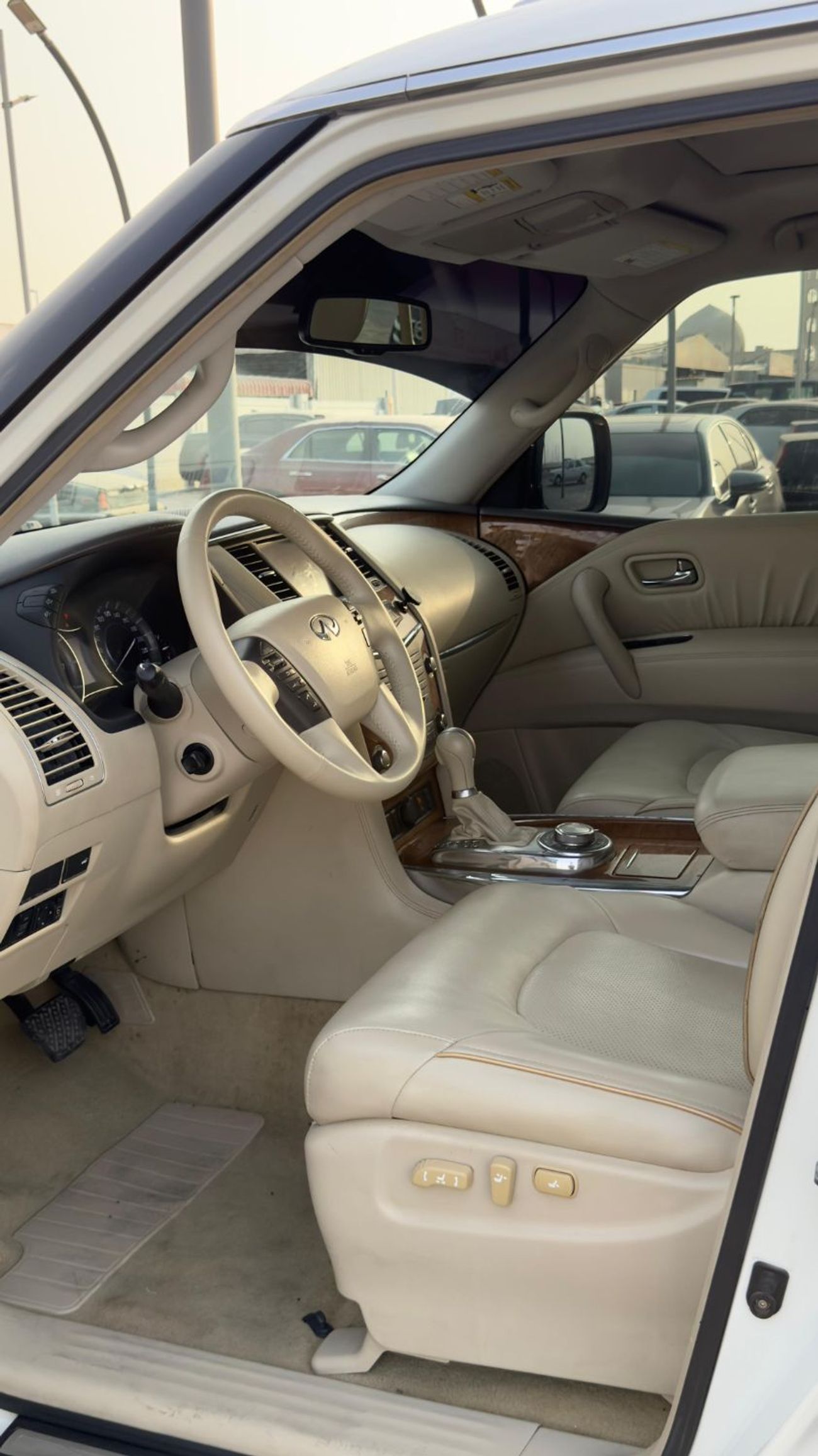Infiniti QX56 Luxury 5.6L