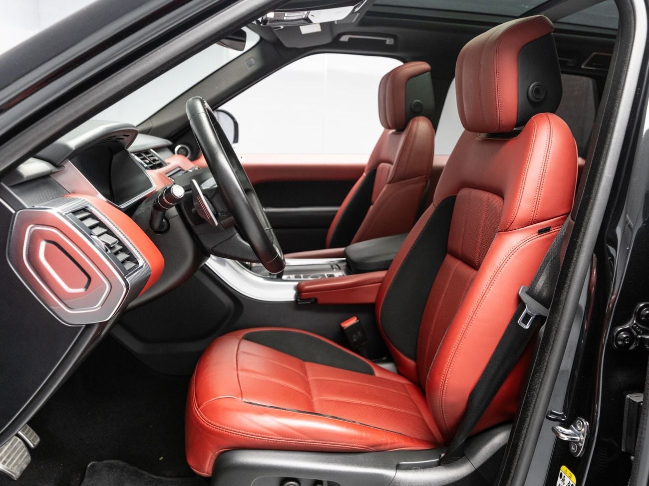 Land Rover Range Rover BUY NOW, PAY 2027 | THE BLACKLINE STANDARD | 2022 Range Rover Sport HSE, October 2026 Land Rover War