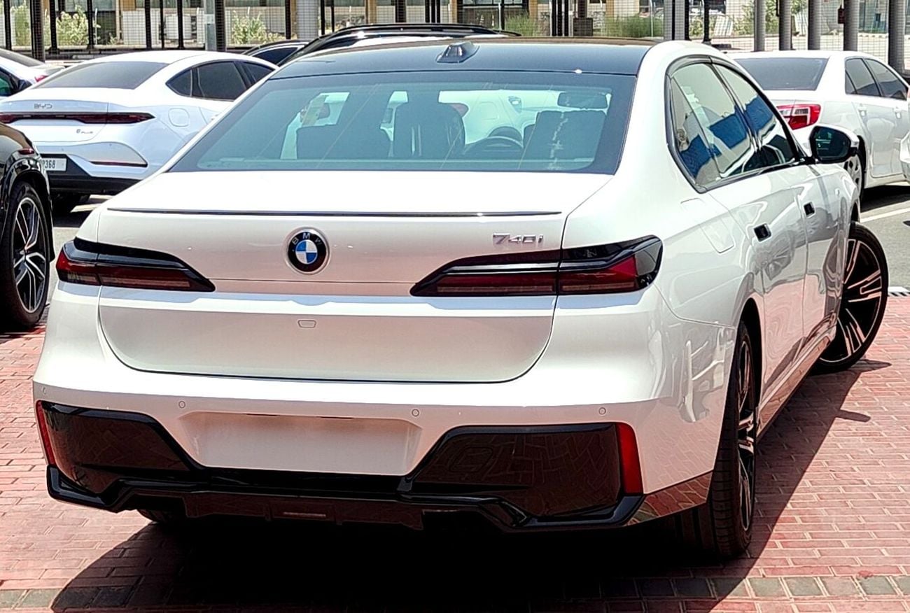 بي أم دبليو 740i M SPORT INDIVIDUAL M SPORT