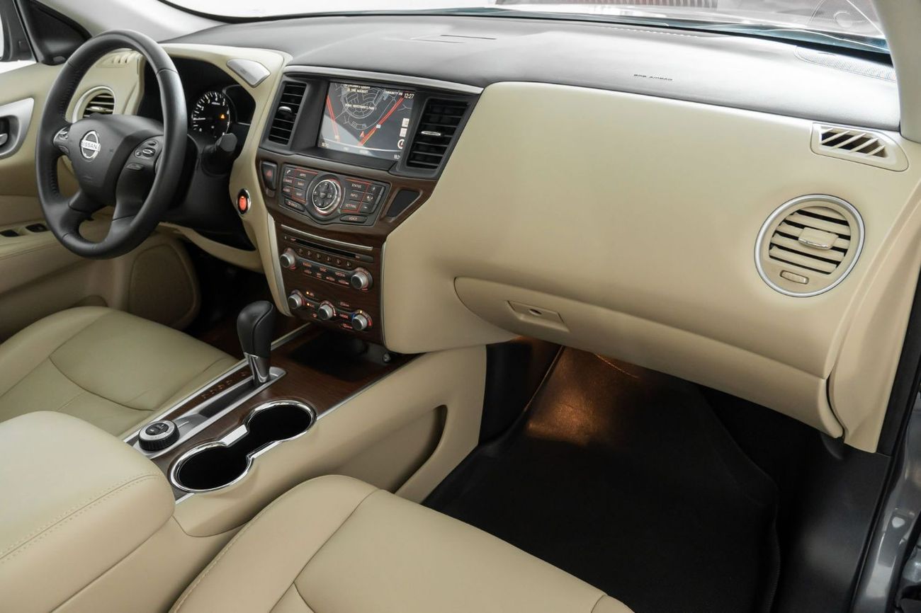 Nissan Pathfinder Midnight Edition 3.5L