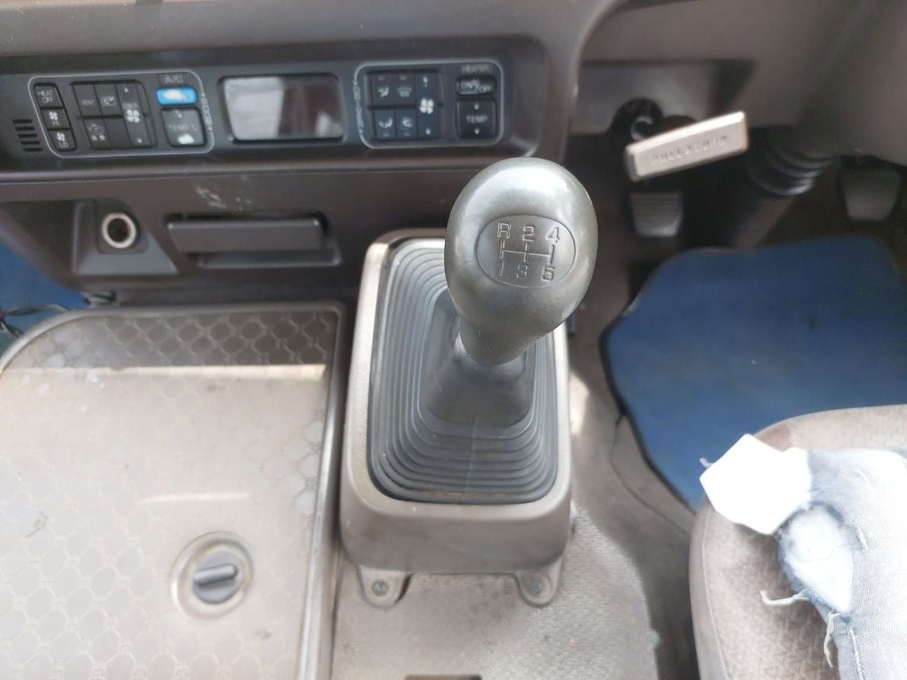 ميتسوبيشي روزا (RAMADAN OFFER) MITSUBISHI ROSA BUS RHD 1998 MODEL 5.2 L DIESEL MANUAL(PM00446)