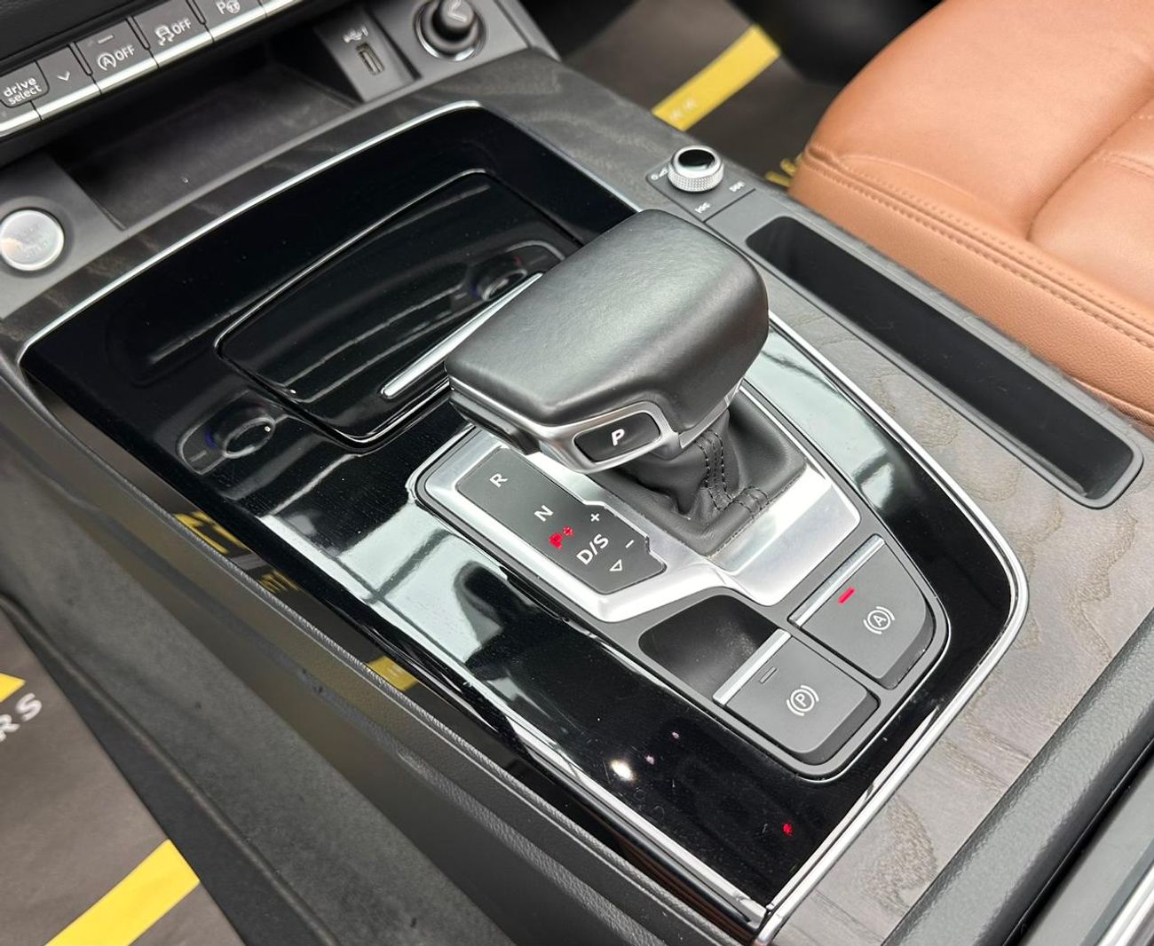 Audi Q5 45 TFSI quattro S Line 2.0L (245 HP) SUV 2022 Audi Q5 S-Line 45TFSI Quattro, 1 Year Warranty Unlimit