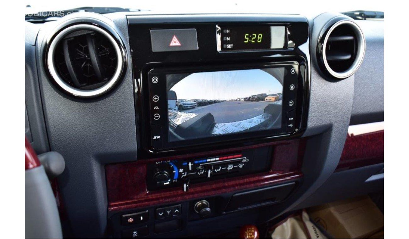 Toyota Land Cruiser Pick Up 79 Double Cab V8 4.5L Manual Transmission-Full Option
