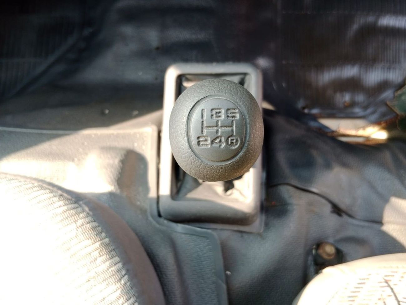 Toyota Hiace TOYOTA HIACE VAN RIGHT HAND DRIVE (PM1603)