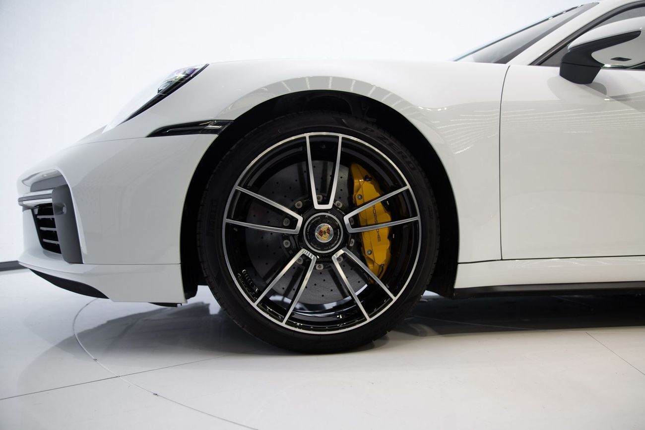 بورش 911 Turbo S 3.8L (640 HP) Coupe