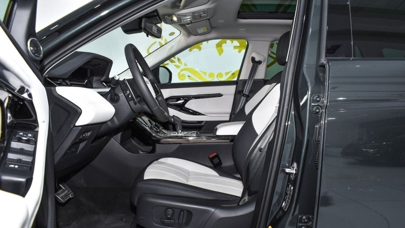 Land Rover Range Rover Evoque SE P250 R DYNAMIC 2023. FIVE YEARS WARRANTY!! THREE YEARS SERVICE CONTRACT