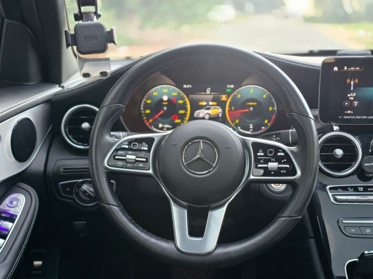 مرسيدس بنز GLC 220 d MERCEDES GLC-220d // KOREAN 2022//ORGINAL PAINT // ACCIDENT FREE //LOW MILEAGE//PERFECT CONDITION