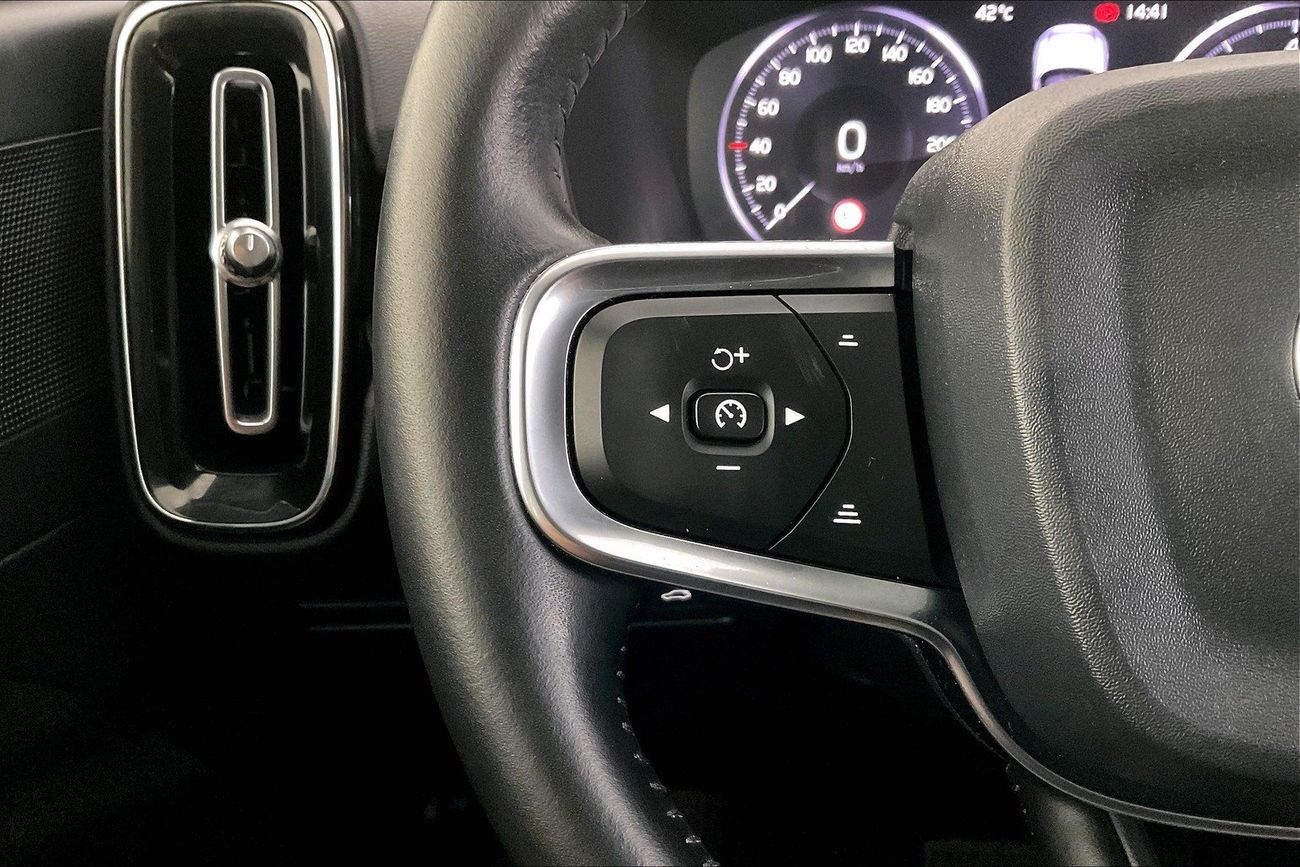 فولفو XC 40 T5 Momentum | شامل الضمان | 0 ﺪﻔﻋﺓ ﺃﻮﻟﻯ