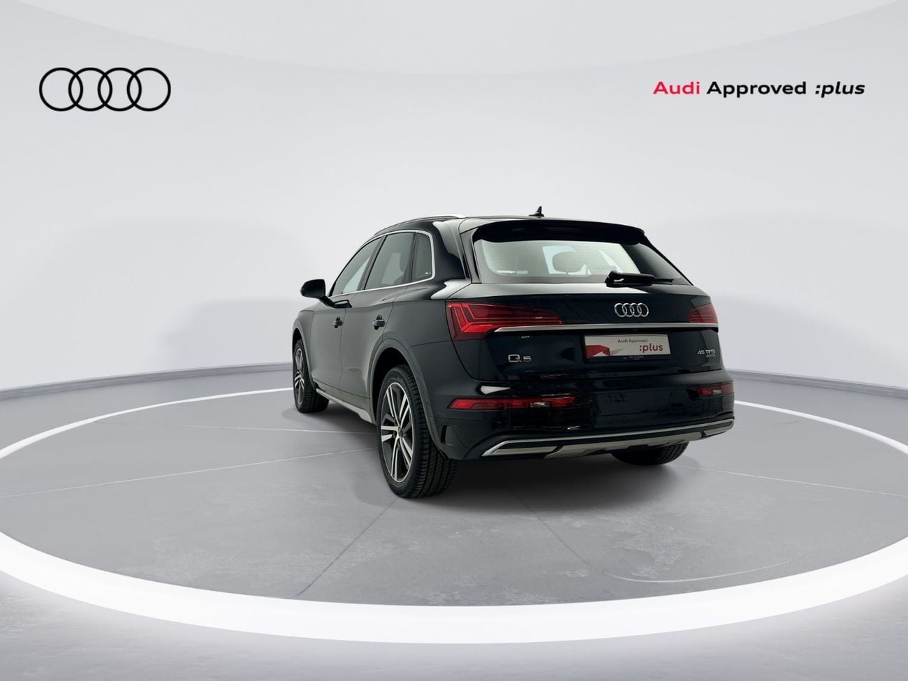 Audi Q5 45 TFSI Quattro Design 2.0L Q5 Advanced 45 TFSI quattro 249hp (Ref# 106957)
