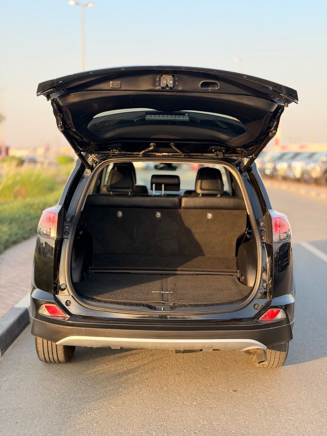 Toyota RAV4 Hybrid Limited 2.5L full option