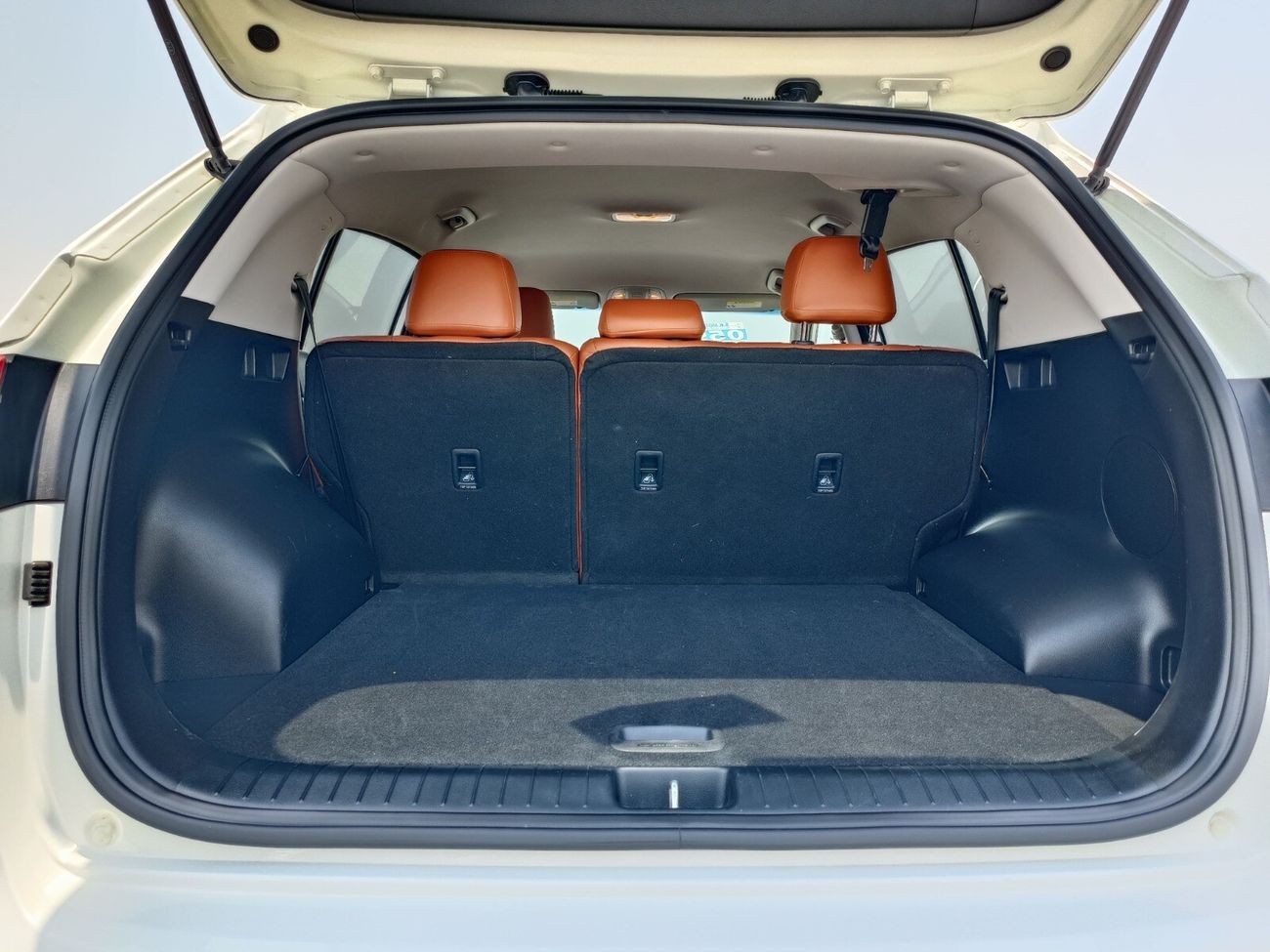 كيا سبورتيج LX /LEATHER SEATS/ REAR CAMERA/ LEANE ASSIST/ 641 MONTHLY/ LOT#21777