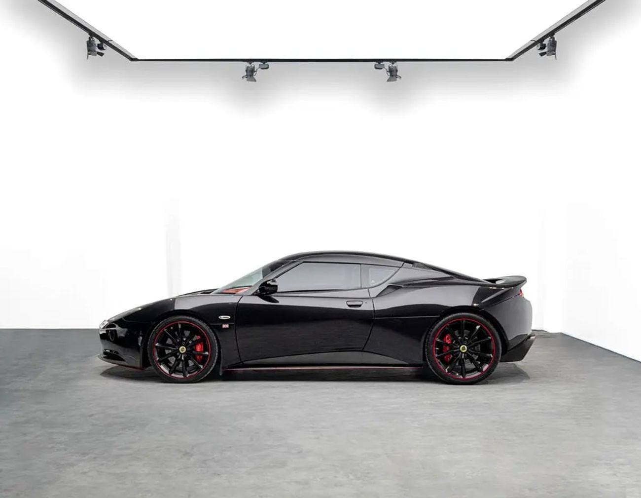 لوتس إيفورا S