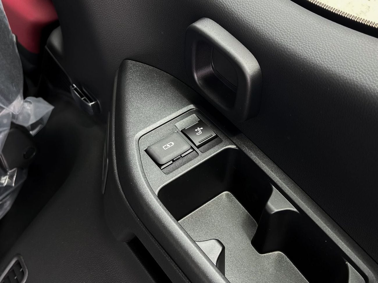 Toyota Land Cruiser EXPORT ONLY - Toyota LC300 3.5L VXR (OMANI Specification)