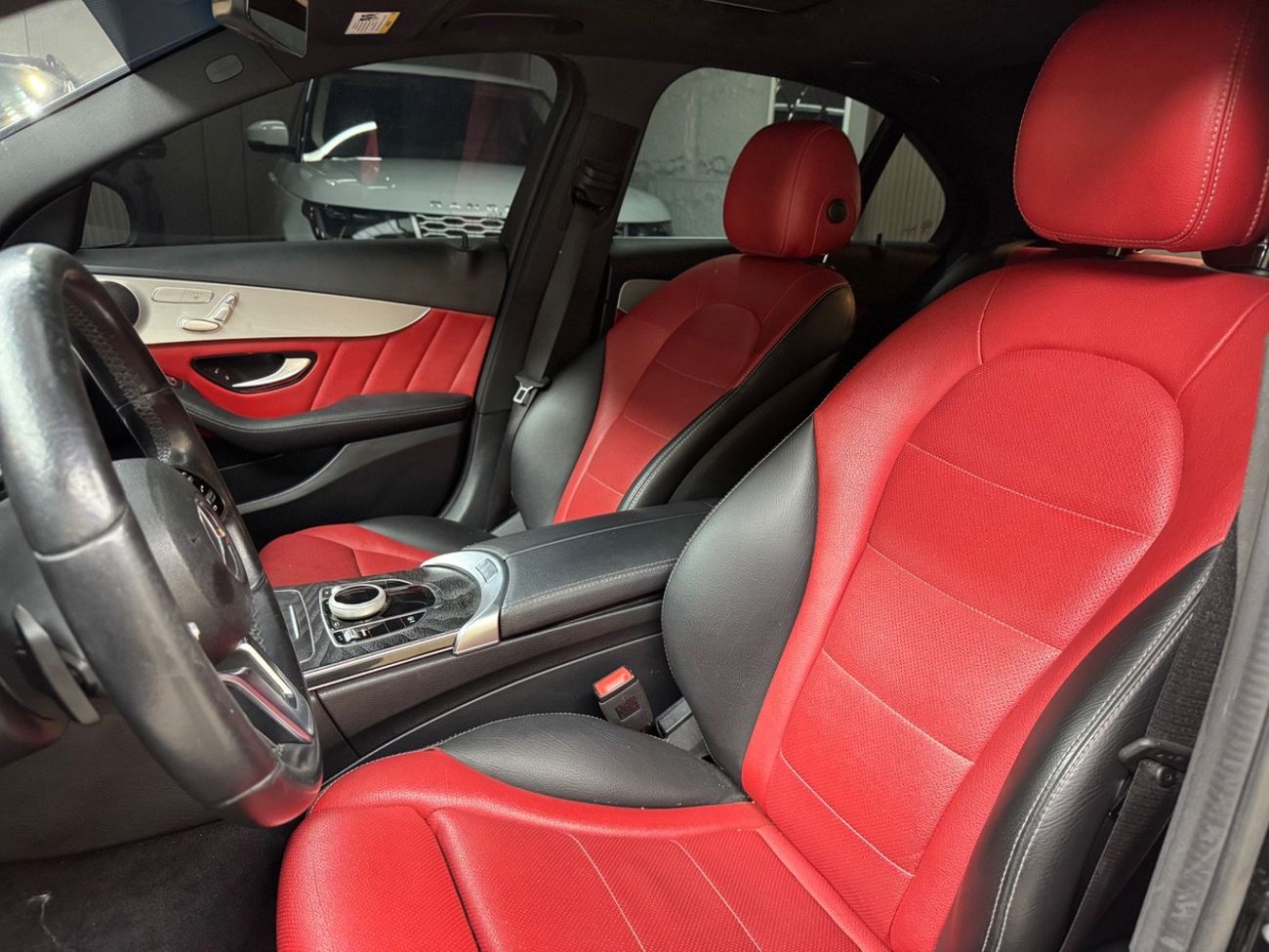 Mercedes-Benz C 300 Premium + 2.0L