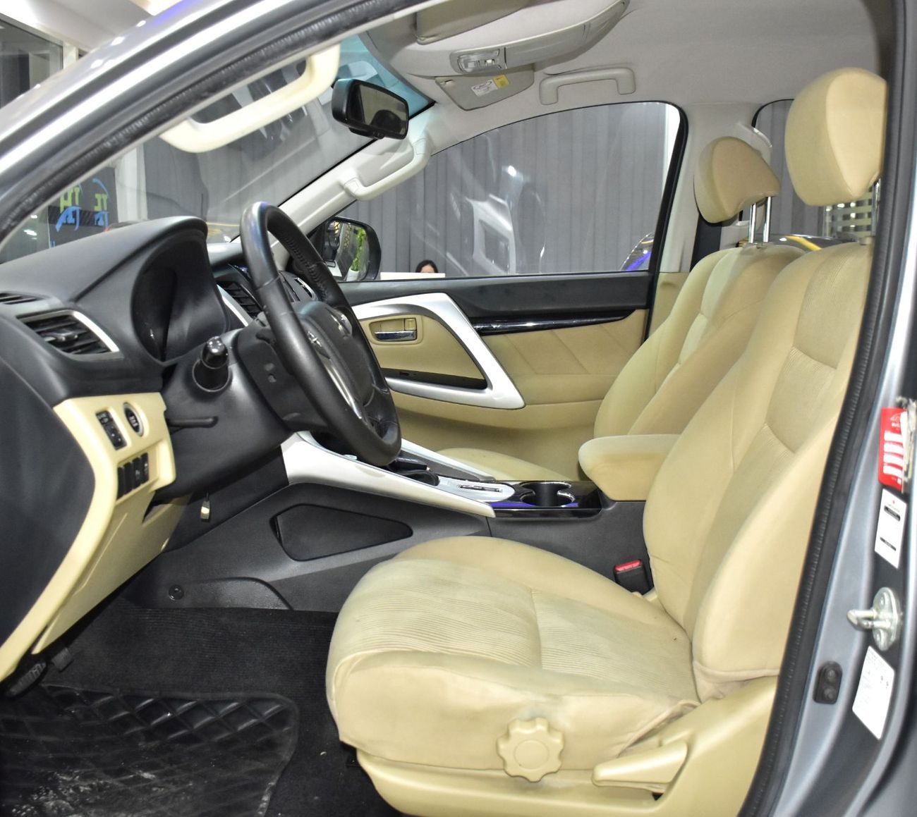 ميتسوبيشي مونتيرو سبورت EXCELLENT DEAL for our Mitsubishi Montero Sport ( 2016 Model ) in Grey Color GCC Specs