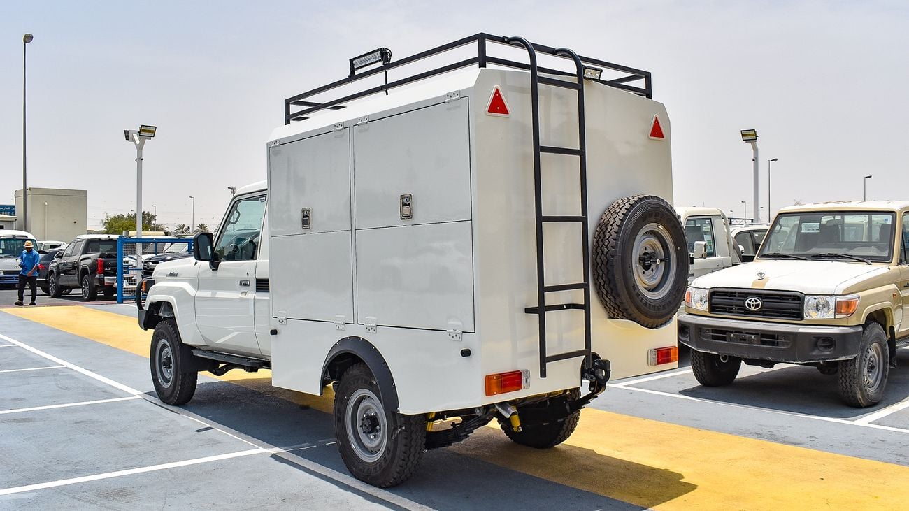 Toyota Land Cruiser Pick Up