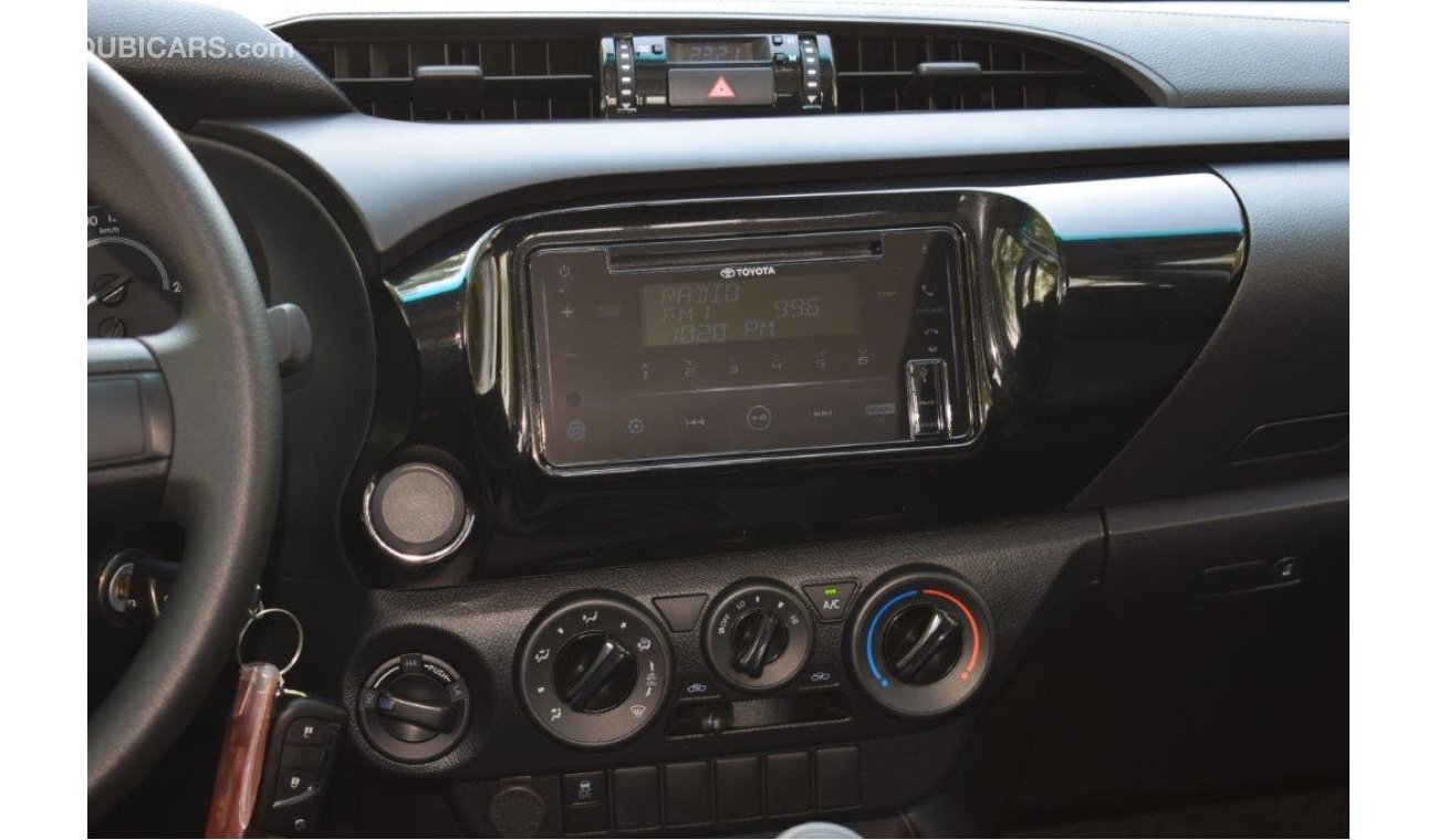 تويوتا هيلوكس Double Cab Pickup DLX-G 2.4L Diesel 4WD Manual Transmission
