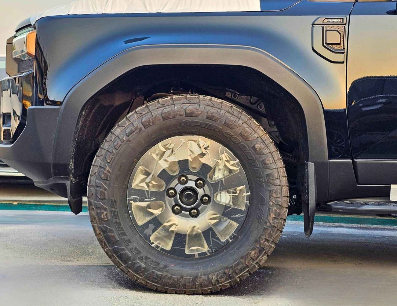 تويوتا برادو ADVENTURE TURBO / 2.4L V4 PETROL / FULL OPTION / DRIVER POWER SEATS (CODE # PR24S2)