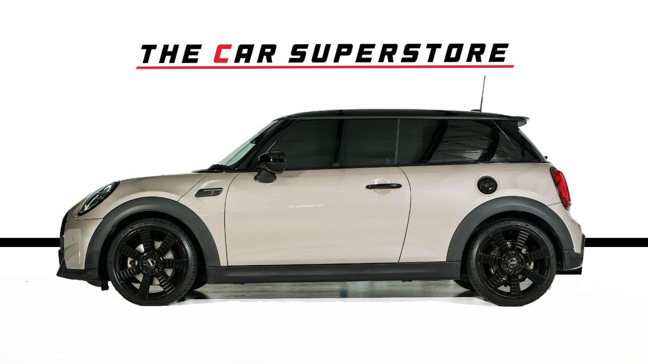 Mini Cooper S STD GCC-Silver Champagne-Sport body-full service history Available-Well maintained