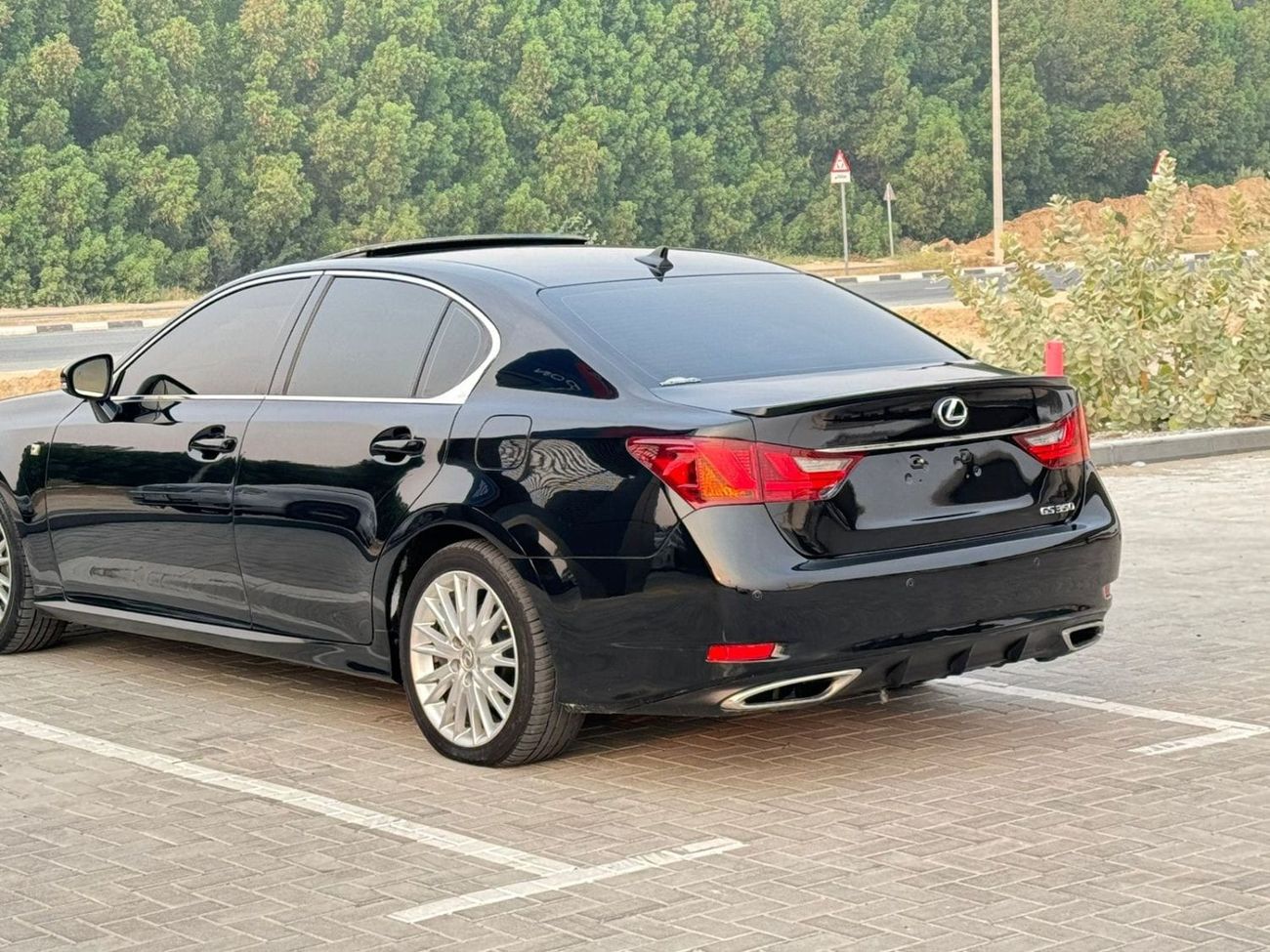 لكزس GS 350 بلاتينوم بحالة ممتازة من الداخل و الخارج