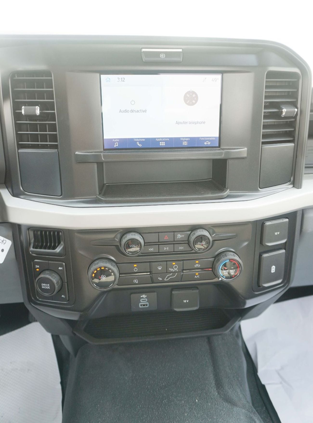 Ford F-550 6.7L DSL 4X4 DUAL TANK CAB CHASSIS TRUCK A/T 2026 MODEL