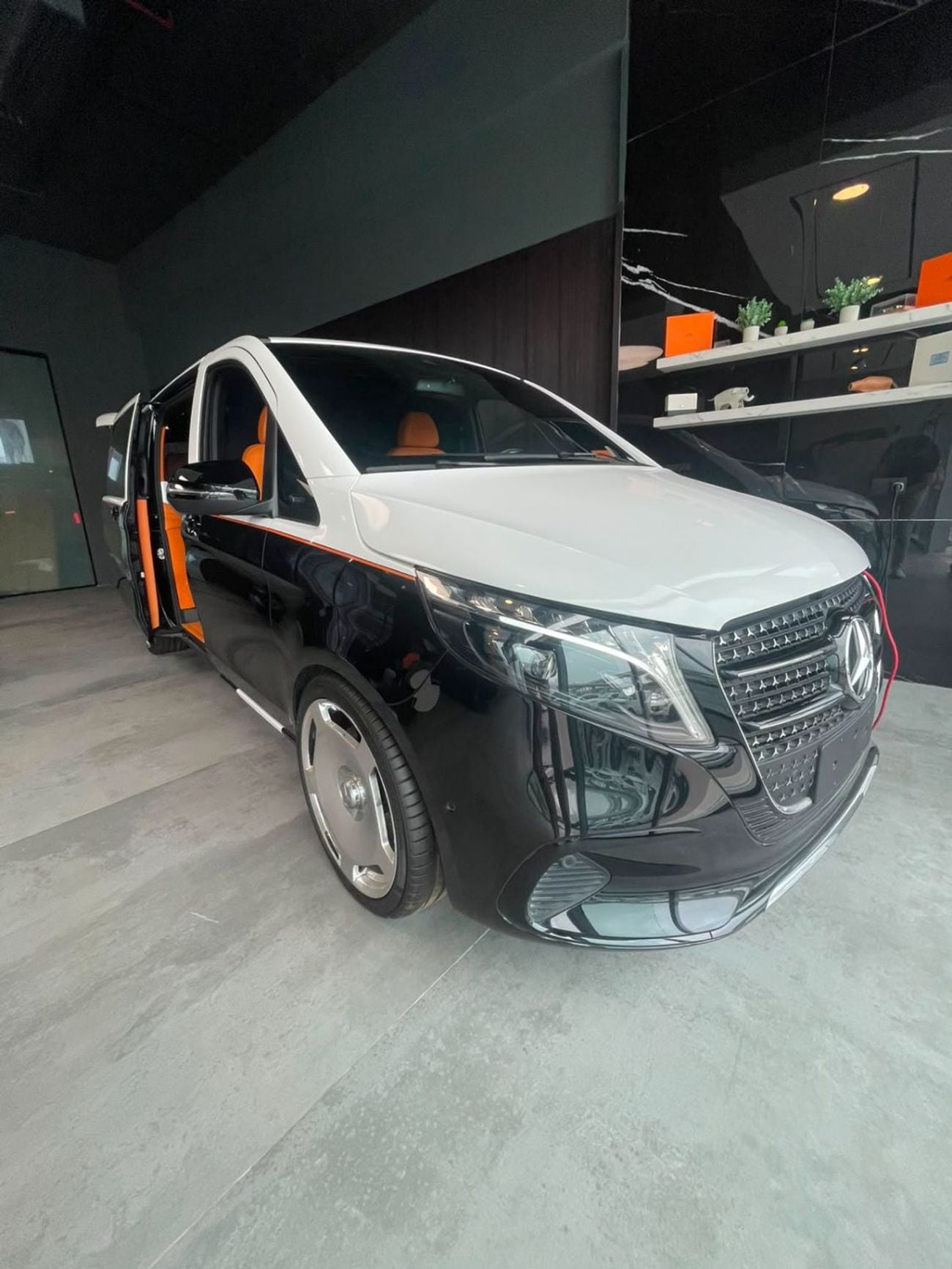مرسيدس بنز V 300 ERTEX LUXURY CAR DESIGN CO. - 35th YEAR HERMES