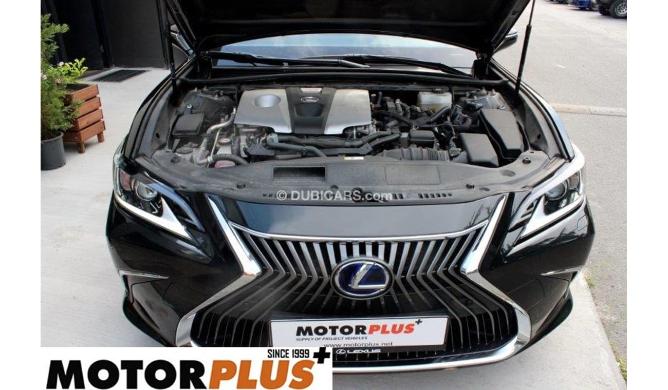 Lexus ES 300 h radar, seat heater, big screen, export only 2024 Euro specs