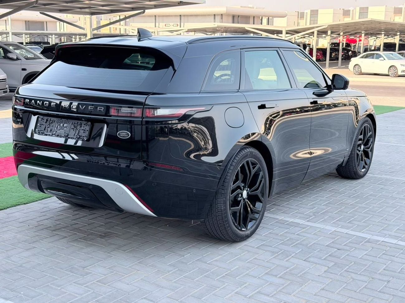 Land Rover Range Rover Velar R-DYNAMIC SE