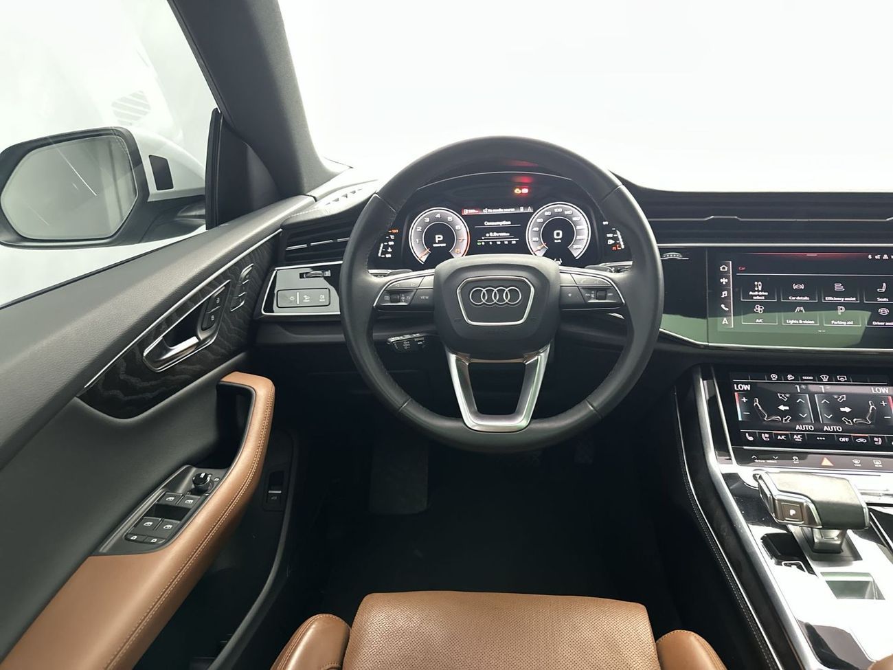 Audi Q8 55 TFSI quattro (340 HP) Luxury (Ref# 07009)