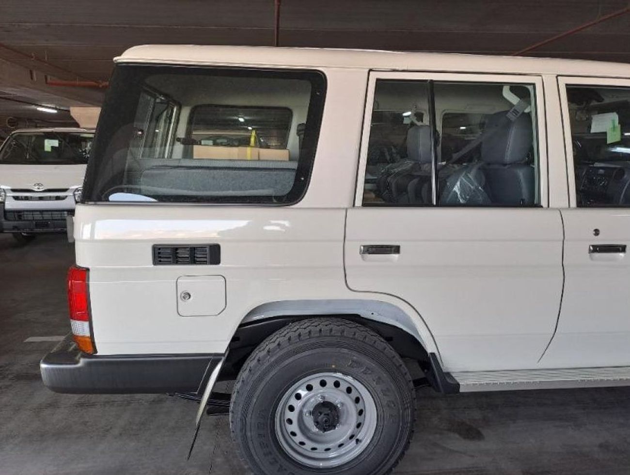 تويوتا لاند كروزر 70 LC76 5 DOORS 4.2L DIESEL V6 LHD | MANUAL | 2025 | BRAND NEW | 0 KM | 03 YEARS WARRANTY