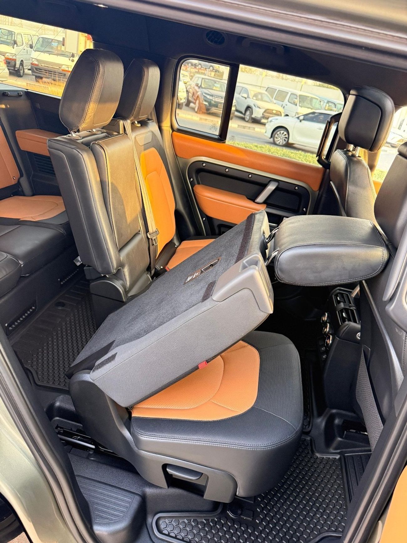 Land Rover Defender 130 SE P400 X Dynamic (7 Seater)