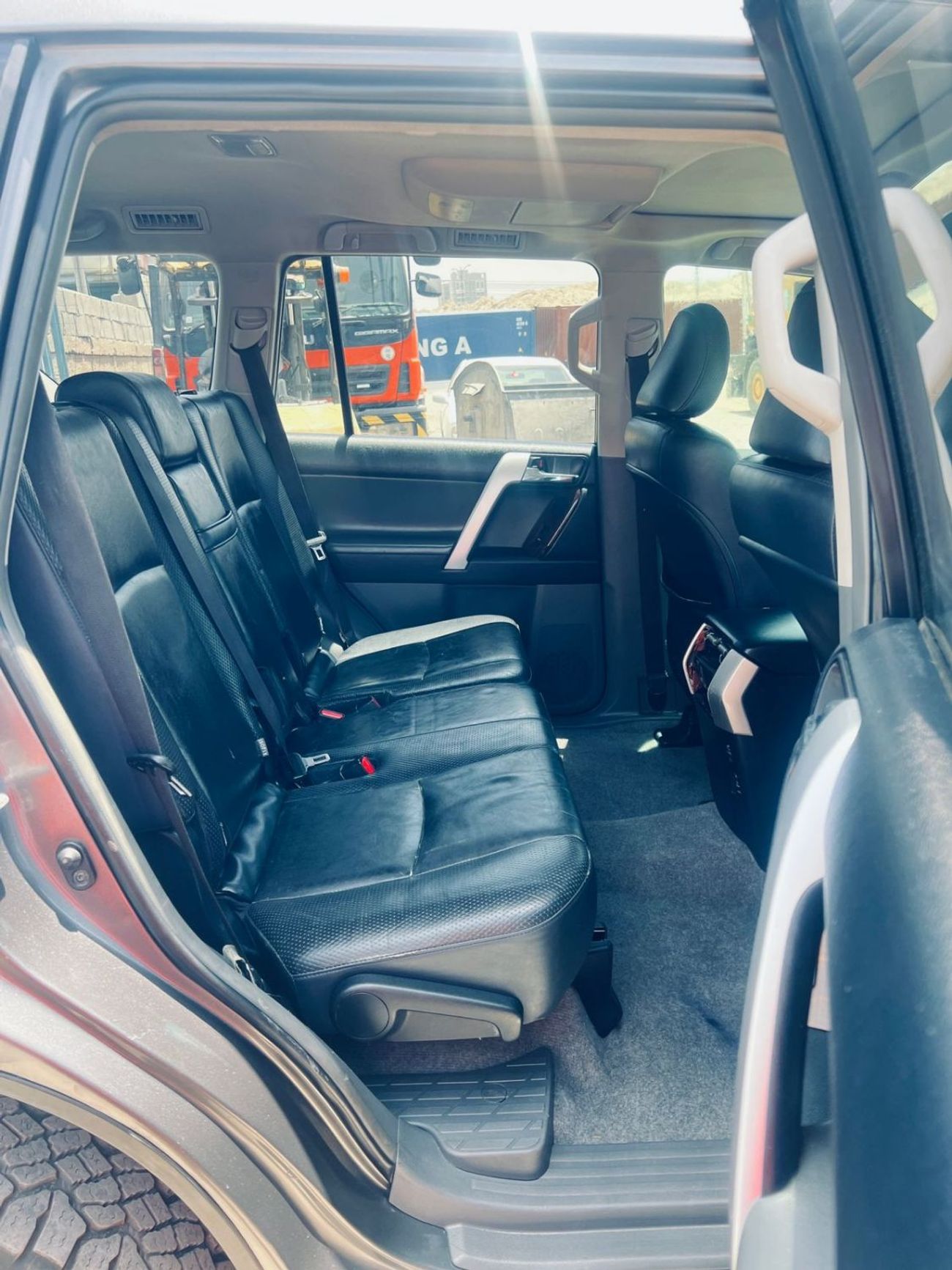 Toyota Prado DIESEL PRADO KAKADU 3000 CC RIGHT HAND DRIVE