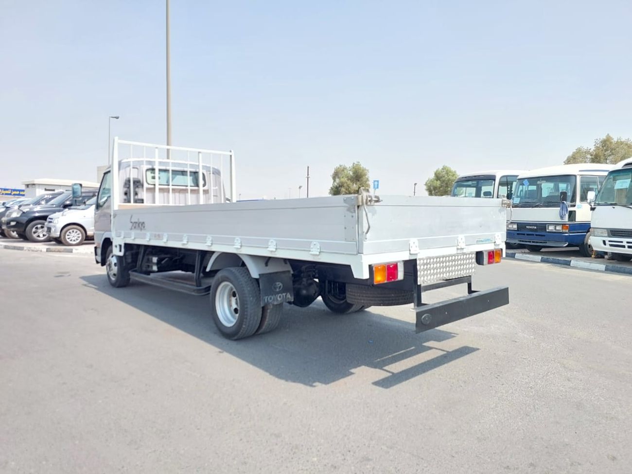 Mitsubishi Fuso Canter MITSUBISHI CANTER ALUMINIUM BODY TRUCK RHD 1995 MODEL 4.5 L DIESEL MANUAL(PM20023)