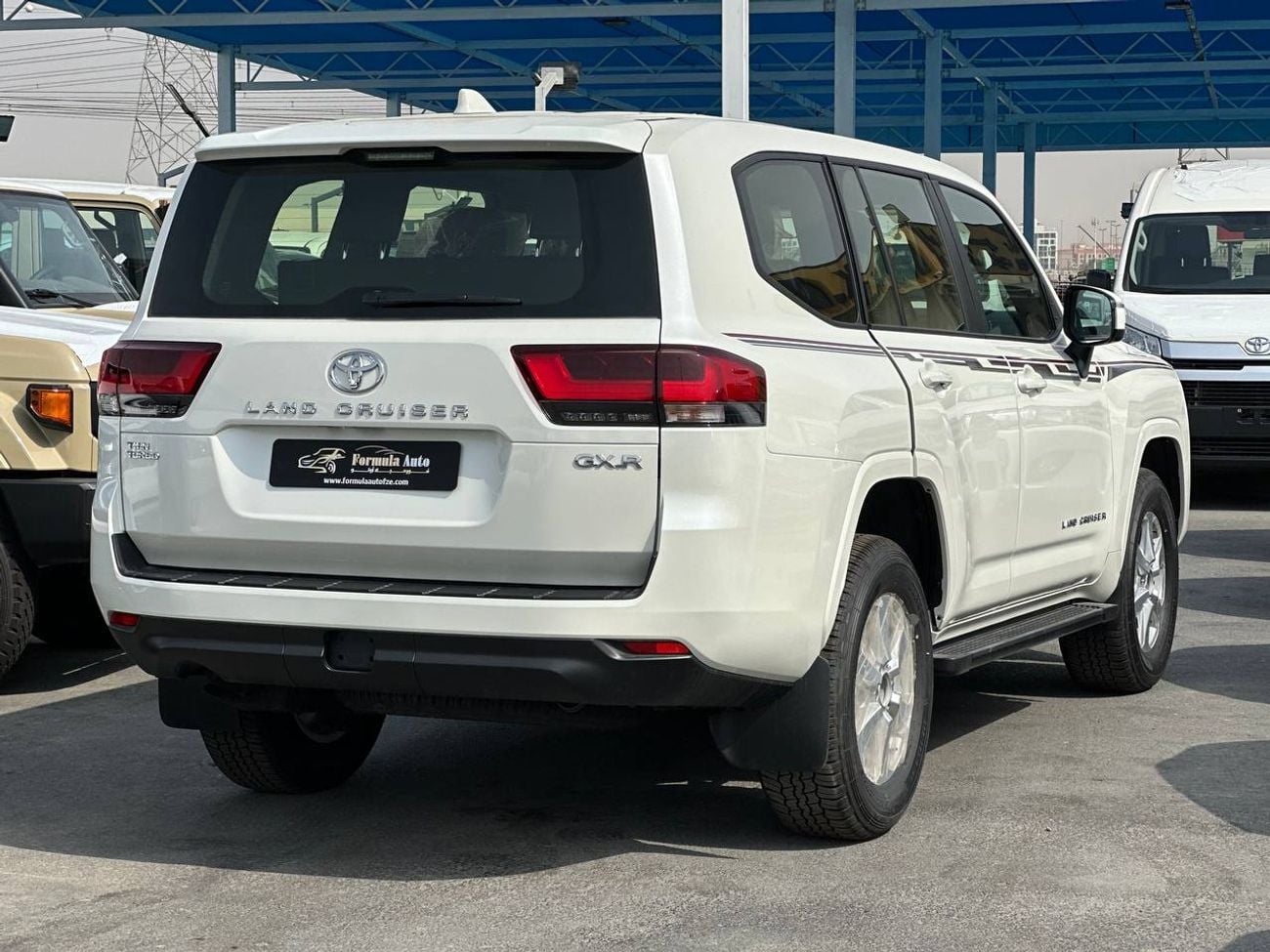 تويوتا لاند كروزر GXR 3.5L PTR A/T // 2026 // STD with Sunroof , Cool Box , Cruise Control // Special Offer // By Form